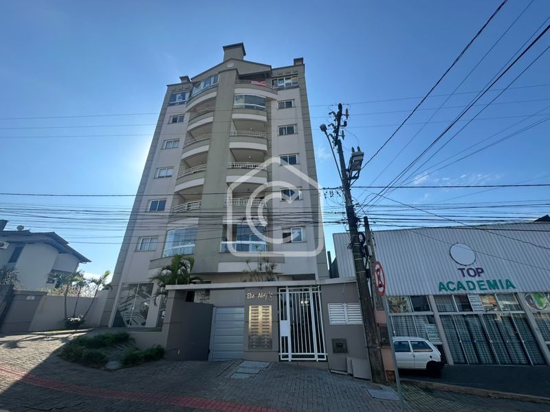 Apartamento para alugar com 3 dormitórios, 1 banheiro, 1 vaga de garagem e 153m² de área privativa no bairro Maria Goretti