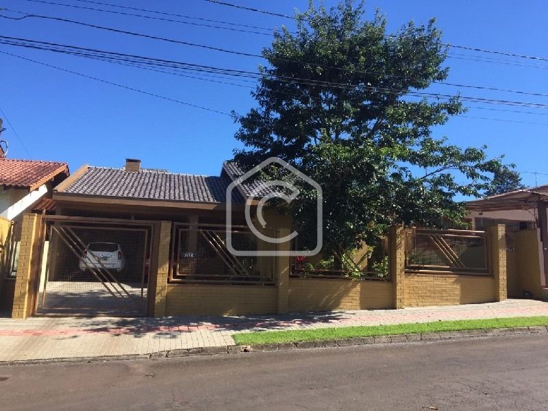 Casa à venda com 4 dormitórios, 2 banheiros, 4 vagas de garagens e 300m² de área privativa no bairro Jardim América