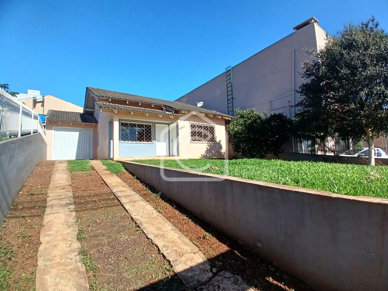 Casa à venda com 3 dormitórios, 1 banheiro, 1 vaga de garagem e 97m² de área privativa no bairro Vila Real
