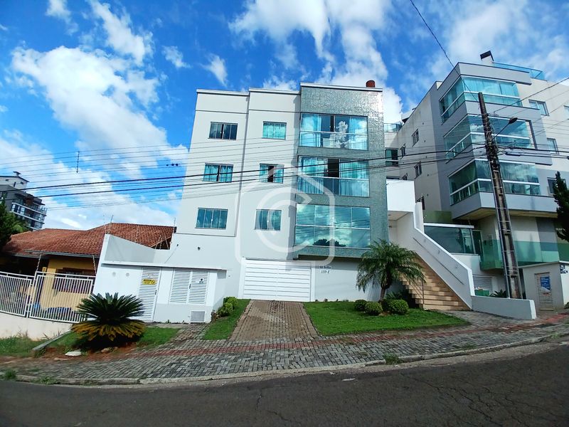 Apartamento à venda com 3 dormitórios, 1 banheiro, 3 vagas de garagens e 95m² de área privativa no bairro Presidente Médici