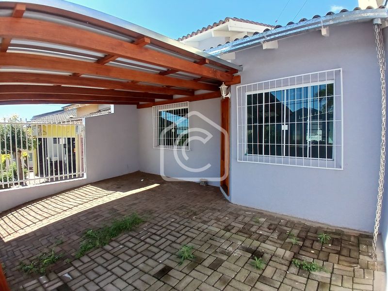 Casa para alugar com 2 dormitórios, 1 banheiro, 1 vaga de garagem e 60m² de área privativa no bairro Vila Real