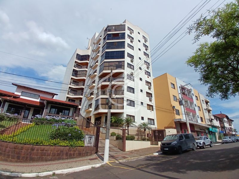 Apartamento para alugar com 2 dormitórios, 1 banheiro, 1 vaga de garagem e 75m² de área privativa no bairro Centro