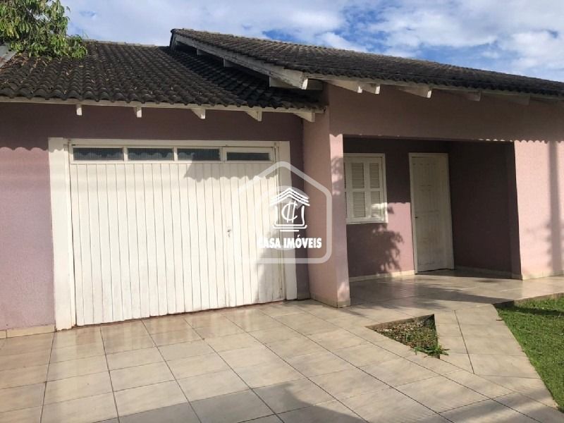 Casa à venda com 3 dormitórios, 2 banheiros, 2 vagas de garagens e 144m² de área privativa no bairro Saic