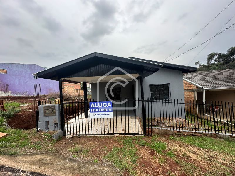 Casa para alugar com 2 dormitórios, 1 banheiro, 1 vaga de garagem e 78m² de área privativa no bairro Efapi