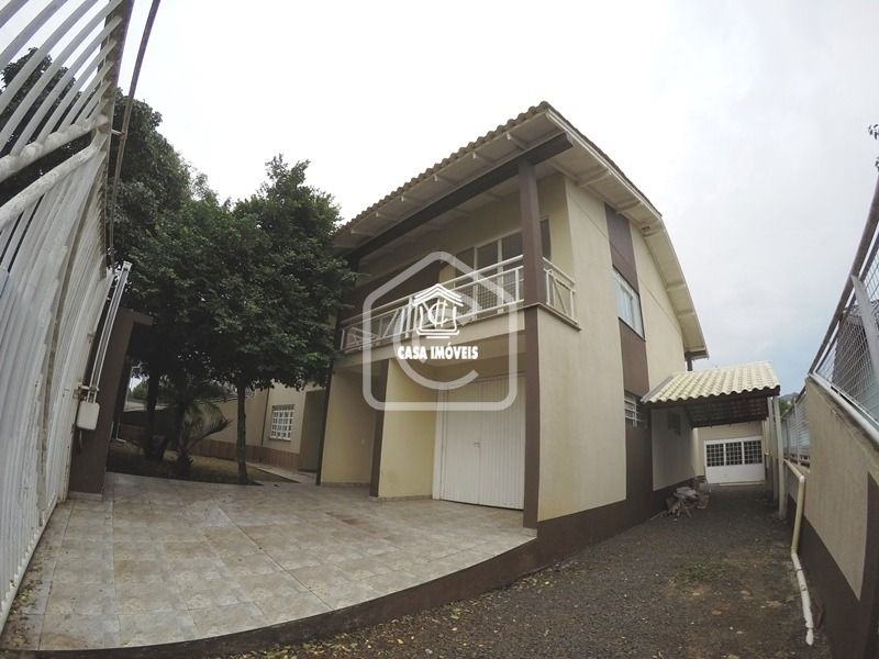 Casa à venda com 6 dormitórios, 4 banheiros, 3 vagas de garagens e 330m² de área privativa no bairro Presidente Médici