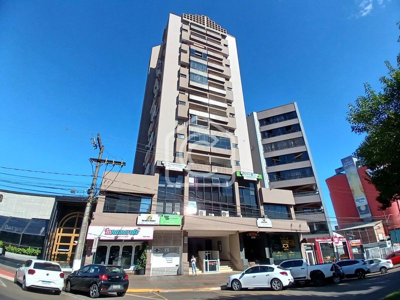 Apartamento à venda com 2 dormitórios, 2 banheiros e 90m² de área privativa no bairro Centro