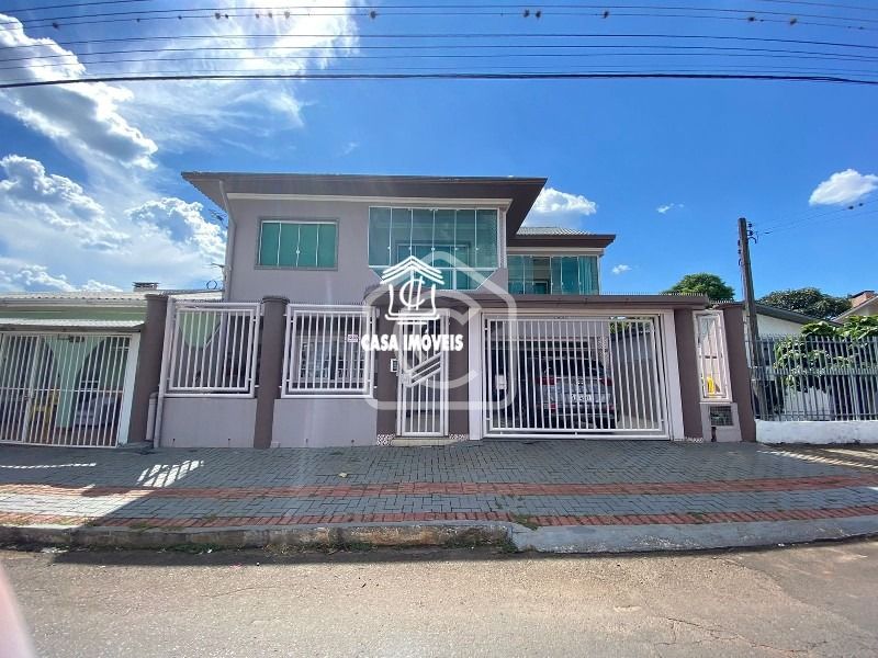 Casa à venda com 4 dormitórios, 5 banheiros, 2 vagas de garagens e 401m² de área privativa no bairro São Cristóvão
