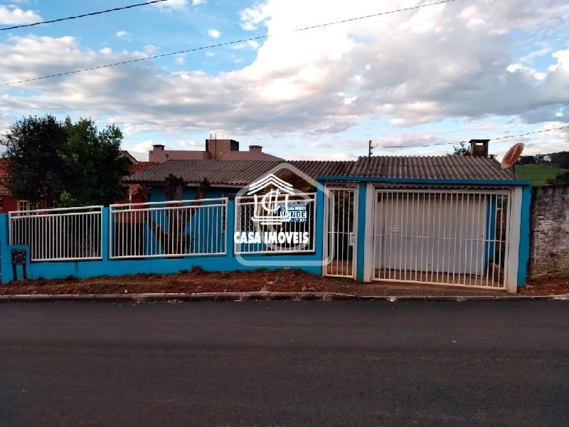 Casa à venda com 3 dormitórios, 1 banheiro, 1 vaga de garagem e 22m² de área privativa no bairro Seminário