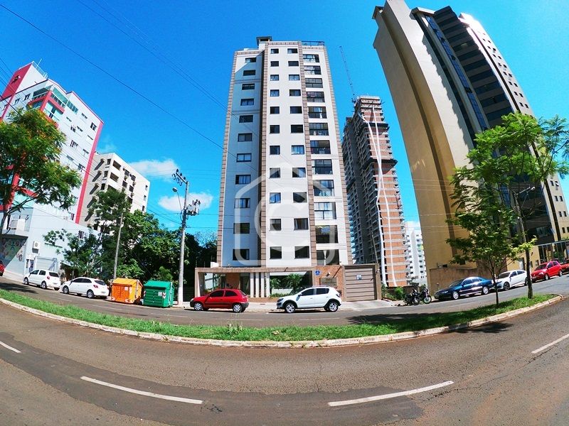 Apartamento para alugar com 3 dormitórios, 1 banheiro, 2 vagas de garagens e 120m² de área privativa no bairro Centro