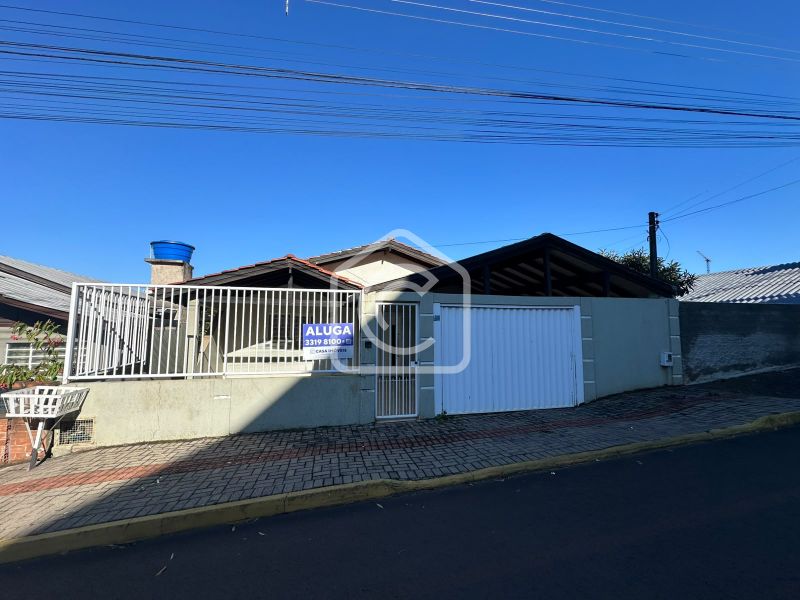 Casa à venda com 5 dormitórios, 3 banheiros, 2 vagas de garagens e 207m² de área privativa no bairro Esplanada