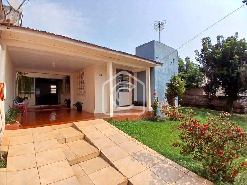 Casa à venda com 3 dormitórios, 3 banheiros, 1 vaga de garagem e 120m² de área privativa no bairro Santo Antônio