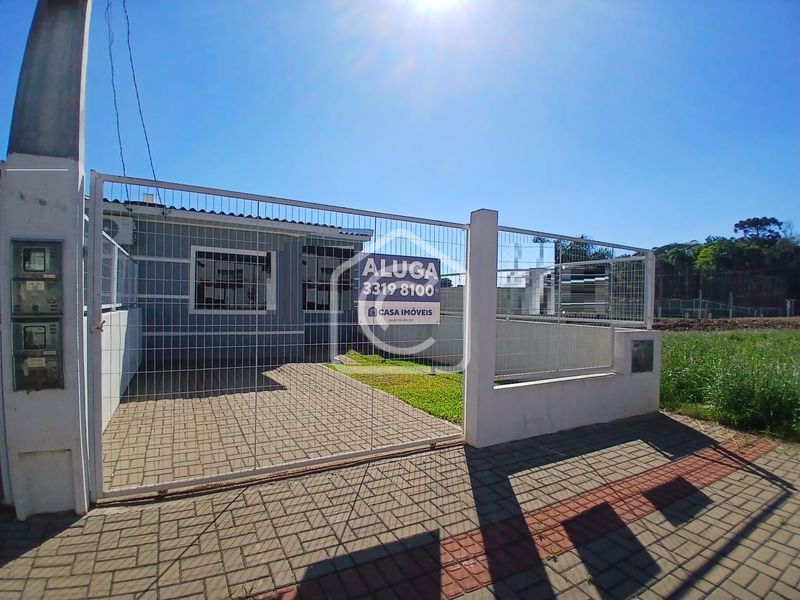 Casa para alugar com 2 dormitórios, 1 banheiro e 70m² de área privativa no bairro Santos Dumont