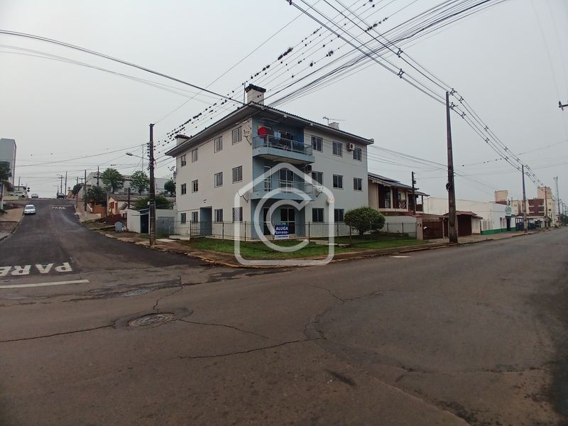 Apartamento para alugar com 3 dormitórios, 1 banheiro, 1 vaga de garagem e 80m² de área privativa no bairro São Cristóvão