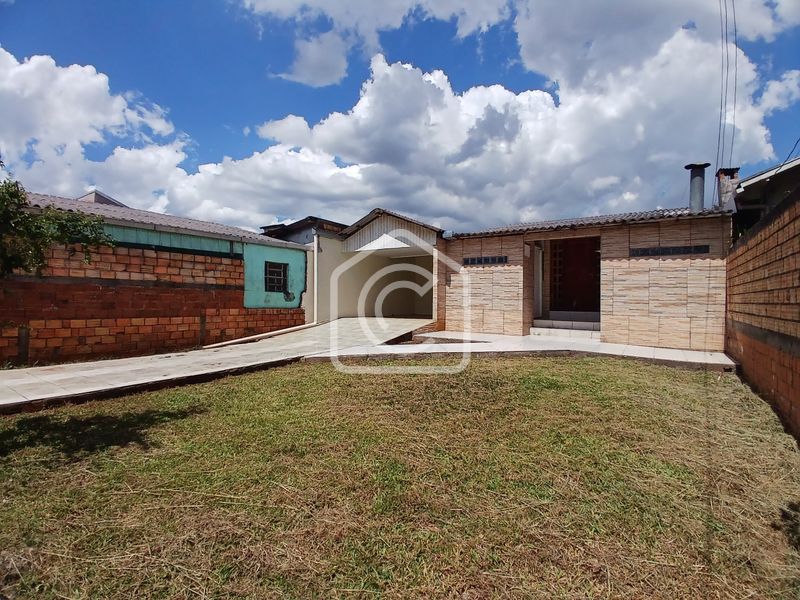 Casa à venda com 3 dormitórios, 2 banheiros, 2 vagas de garagens e 130m² de área privativa no bairro Efapi