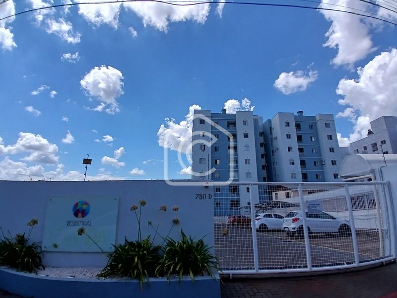 Apartamento à venda com 2 dormitórios, 1 banheiro, 2 vagas de garagens e 69m² de área privativa no bairro Santo Antônio