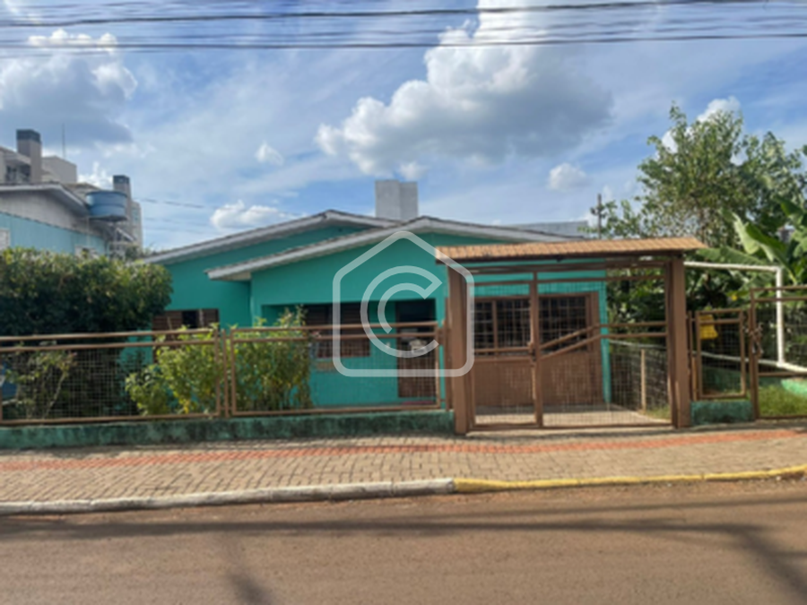 Casa à venda com 4 dormitórios, 1 banheiro e 133m² de área privativa no bairro Esplanada