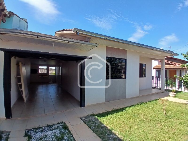Casa à venda com 3 dormitórios, 1 banheiro, 3 vagas de garagens e 95m² de área privativa no bairro Efapi