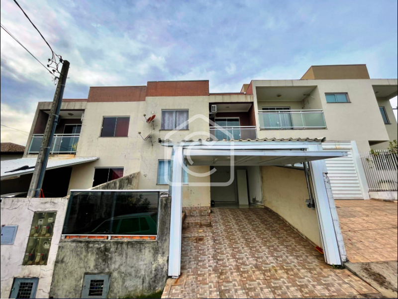 Casa à venda com 3 dormitórios, 1 banheiro, 1 vaga de garagem e 83m² de área privativa no bairro São Lucas