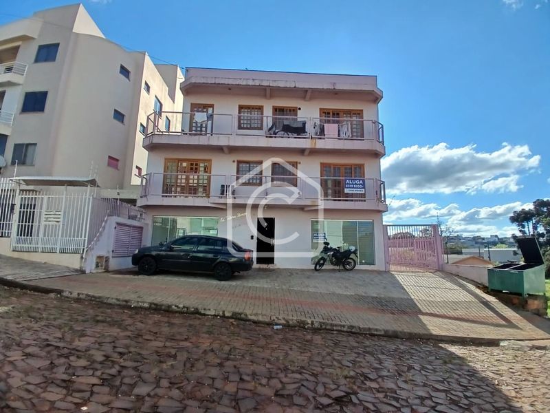 Apartamento para alugar com 1 dormitório, 1 banheiro, 1 vaga de garagem e 45m² de área privativa no bairro Efapi