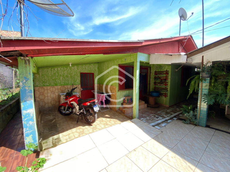 Casa para alugar com 3 dormitórios, 1 banheiro, 1 vaga de garagem e 80m² de área privativa no bairro Efapi