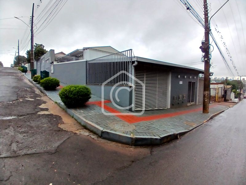 Casa para alugar com 2 dormitórios, 1 banheiro, 1 vaga de garagem e 60m² de área privativa no bairro Parque das Palmeiras