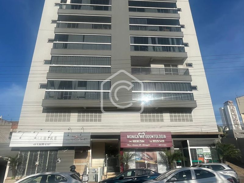 Apartamento à venda com 3 dormitórios, 2 banheiros, 2 vagas de garagens e 137m² de área privativa no bairro Passo dos Fortes