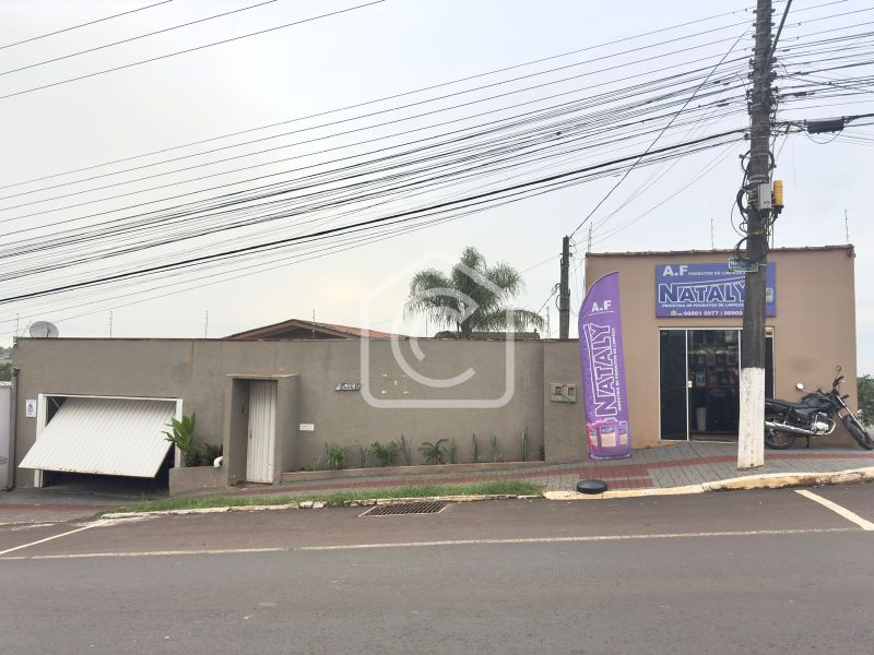 Casa à venda com 5 dormitórios e 450m² de área privativa no bairro Universitário