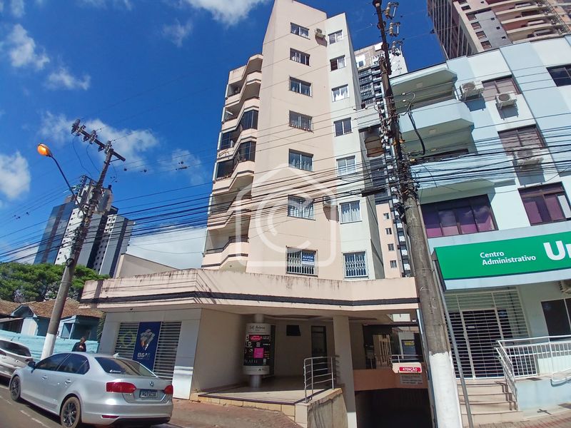 Apartamento para alugar com 2 dormitórios, 1 banheiro, 1 vaga de garagem e 85m² de área privativa no bairro Centro