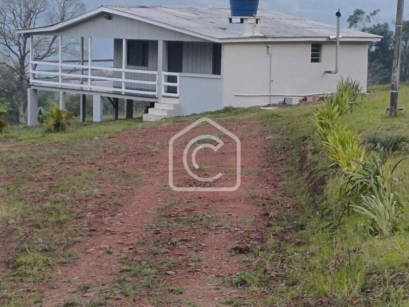 Casa para alugar com 2 dormitórios, 1 banheiro e 21m² de área privativa no bairro Zona Rural