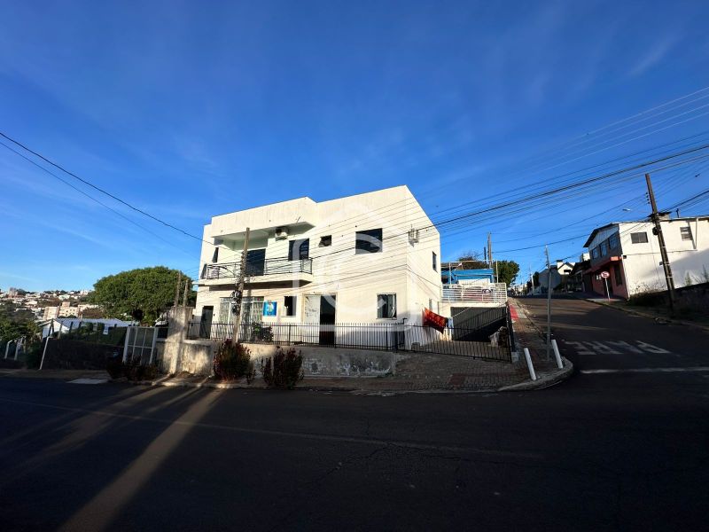 Apartamento para alugar com 3 dormitórios, 1 banheiro, 2 vagas de garagens e 178m² de área privativa no bairro Esplanada
