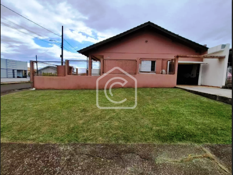 Casa à venda com 3 dormitórios, 2 banheiros e 120m² de área privativa no bairro Esplanada