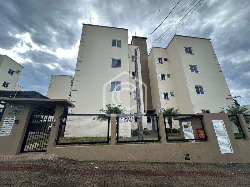 Apartamento para alugar com 2 dormitórios, 1 banheiro, 1 vaga de garagem e 45m² de área privativa no bairro Efapi