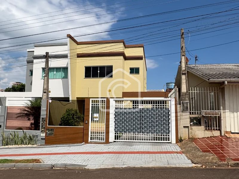 Casa à venda com 3 dormitórios, 2 banheiros, 2 vagas de garagens e 121m² de área privativa no bairro Presidente Médici