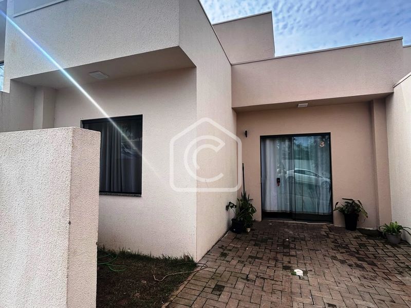 Casa para alugar com 2 dormitórios, 1 banheiro e 41m² de área privativa no bairro Vederti