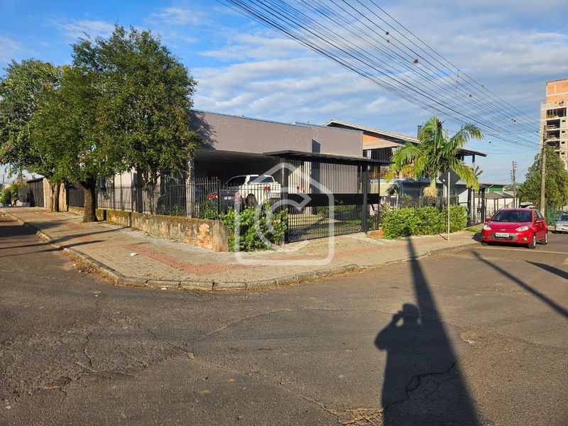 Casa à venda com 3 dormitórios, 2 banheiros e 145m² de área privativa no bairro Engenho Braun
