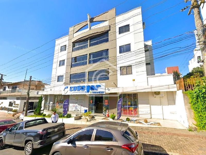 Apartamento para alugar com 3 dormitórios, 1 banheiro, 2 vagas de garagens e 122m² de área privativa no bairro Passo dos Fortes