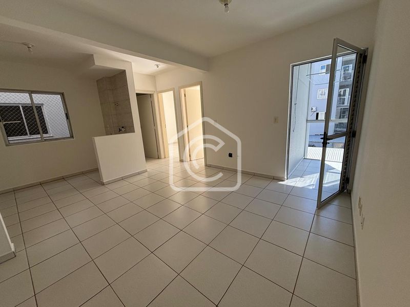 Apartamento à venda com 2 dormitórios, 1 banheiro, 1 vaga de garagem e 53m² de área privativa no bairro Passo dos Fortes