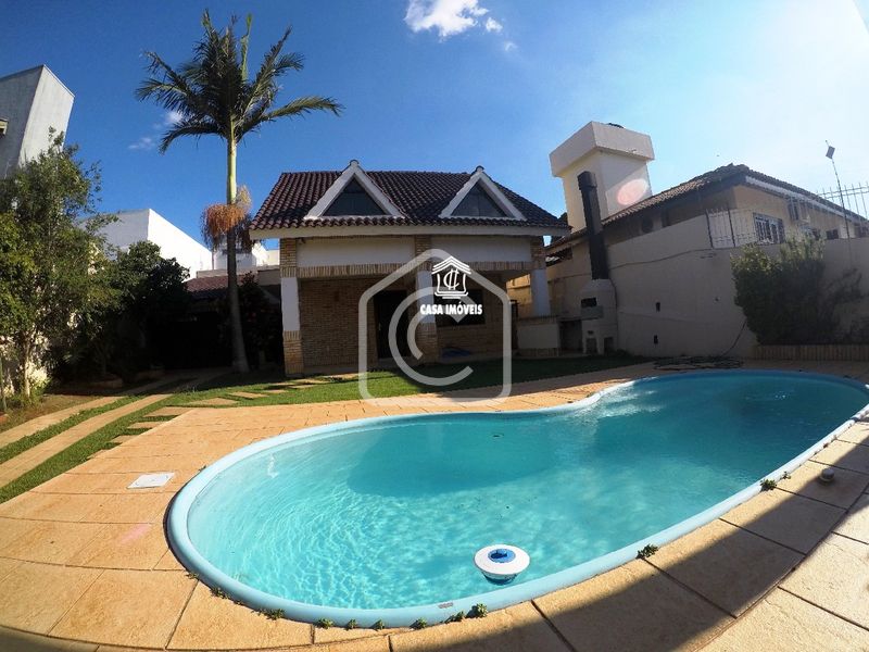 Casa para alugar com 3 dormitórios, 2 banheiros, 2 vagas de garagens e 158m² de área privativa no bairro Maria Goretti